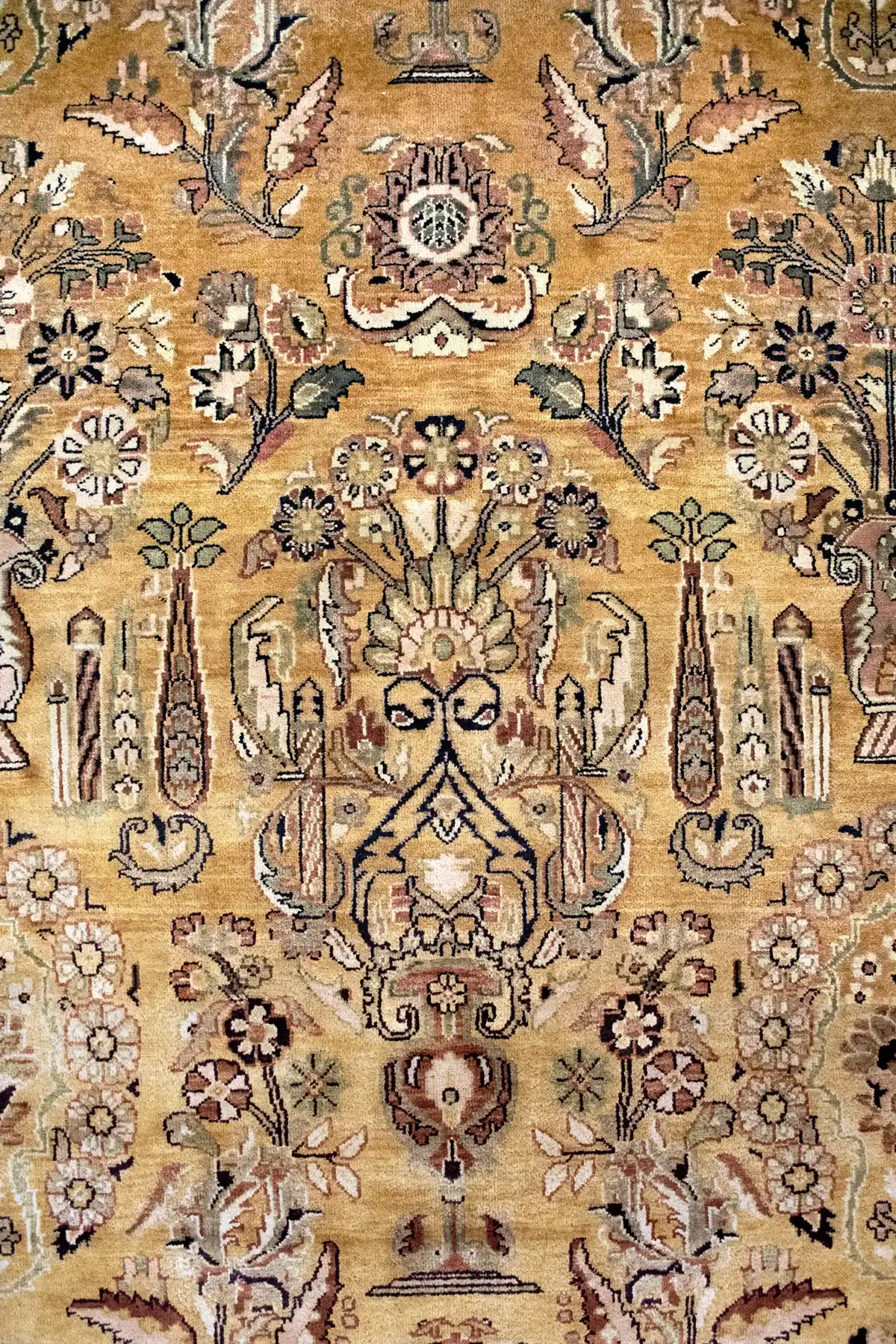 8 x 11 Agra Indian Wool Rug - Image 4